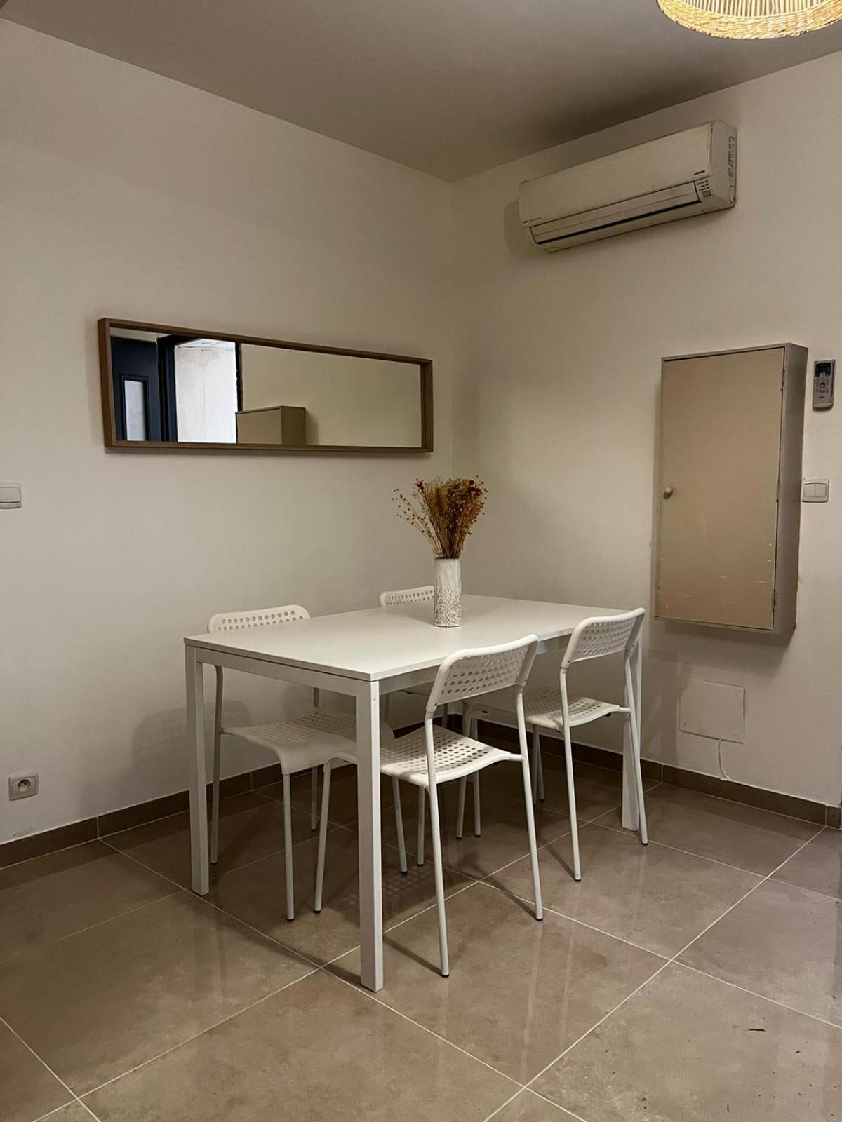 Appartement Des Carmes Nîmes Esterno foto