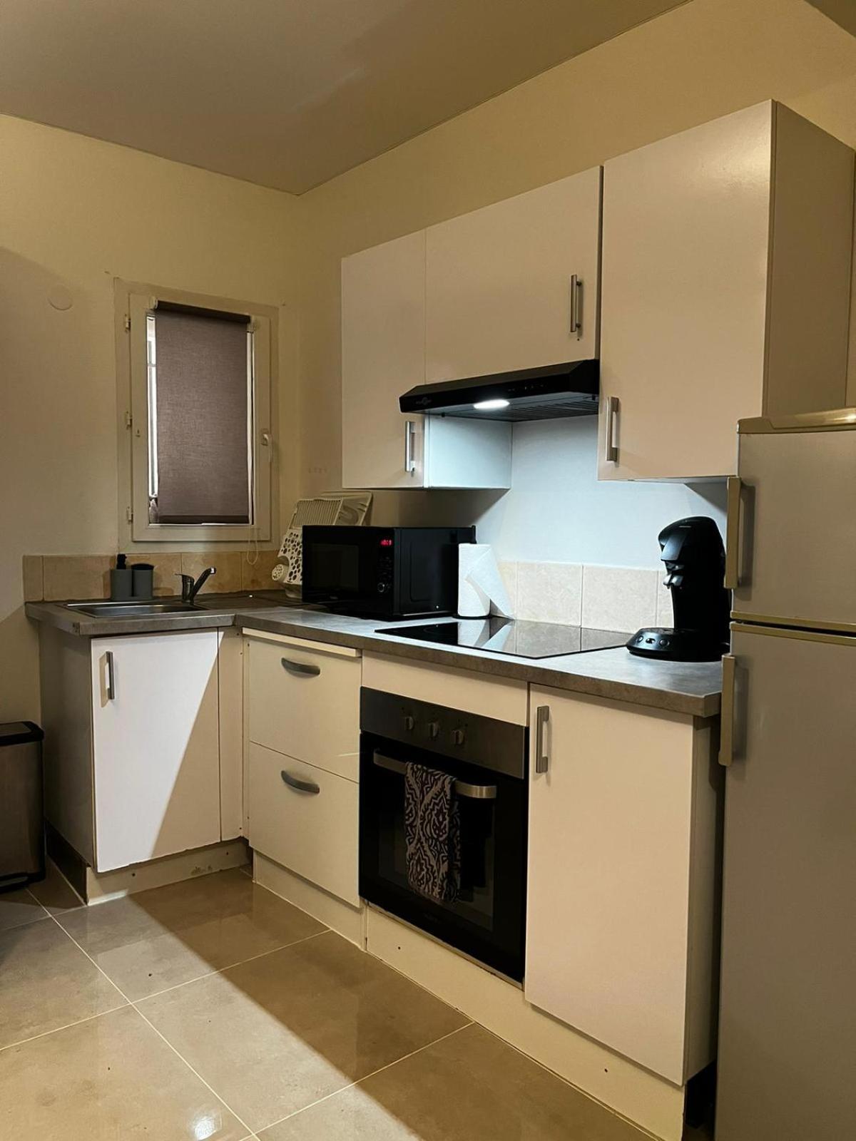 Appartement Des Carmes Nîmes Esterno foto