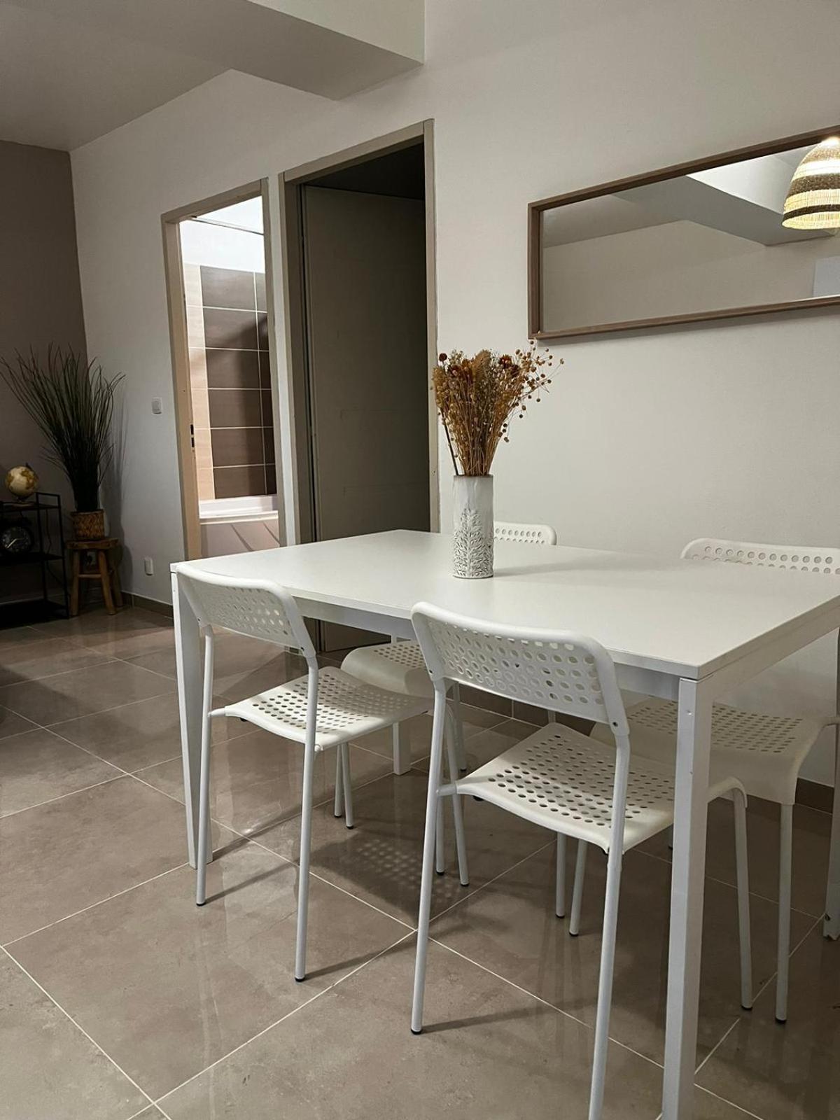 Appartement Des Carmes Nîmes Esterno foto