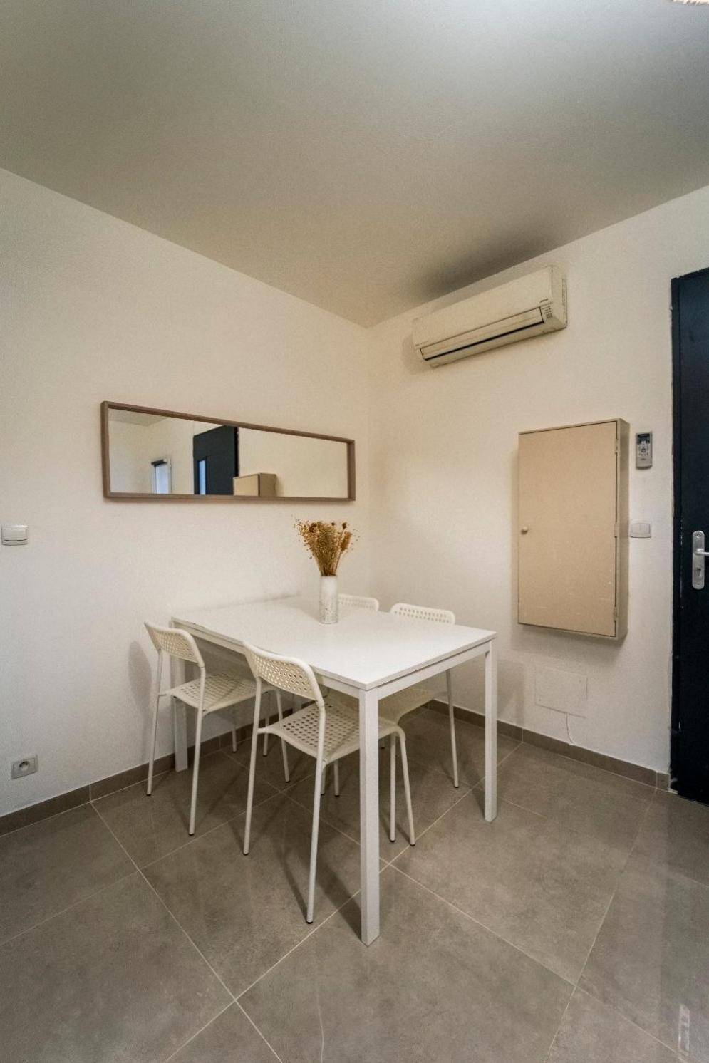 Appartement Des Carmes Nîmes Esterno foto