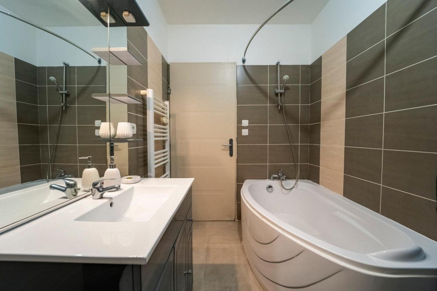 Appartement Des Carmes Nîmes Esterno foto